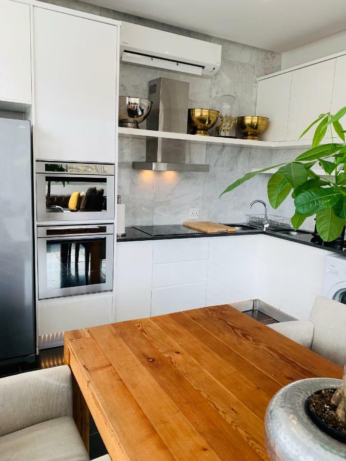 15 On Upper Orange Street Luxury Apartments Кейптаун Екстериор снимка