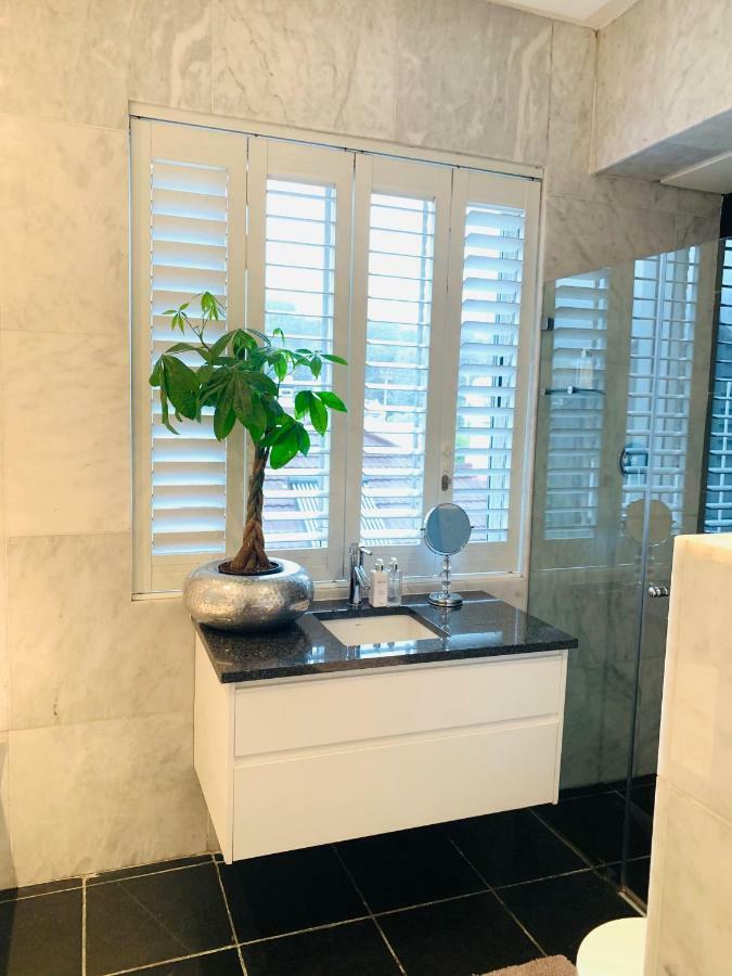 15 On Upper Orange Street Luxury Apartments Кейптаун Екстериор снимка